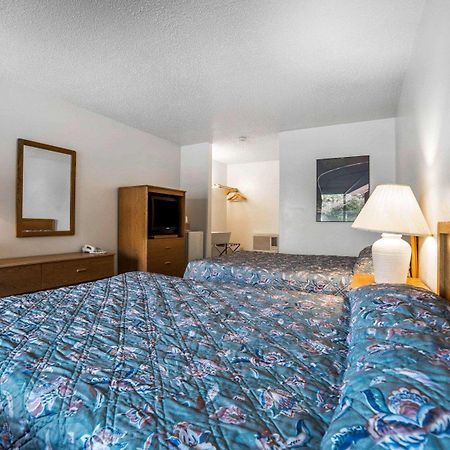 Rodeway Inn & Suites Arlington Exterior foto