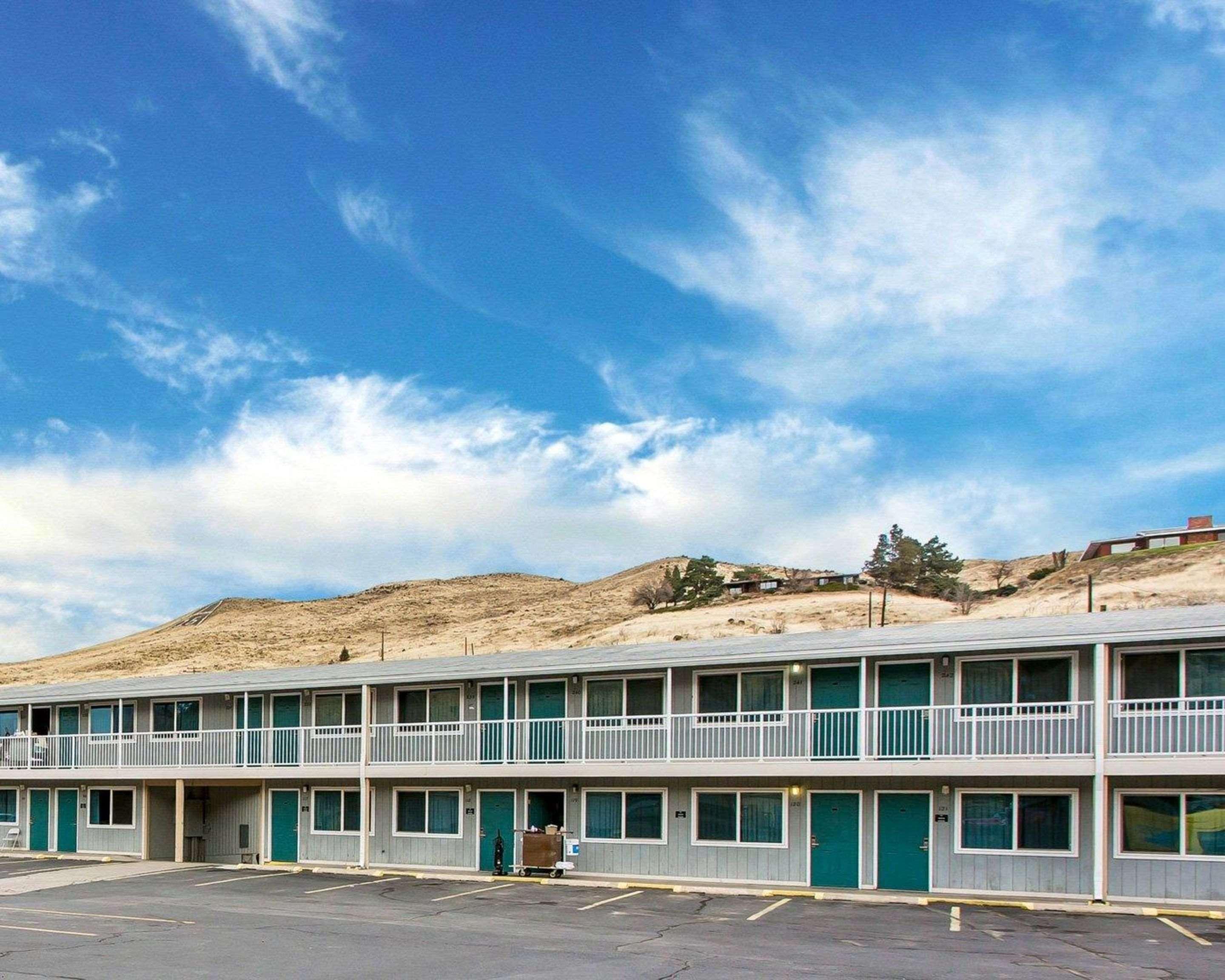 Rodeway Inn & Suites Arlington Exterior foto