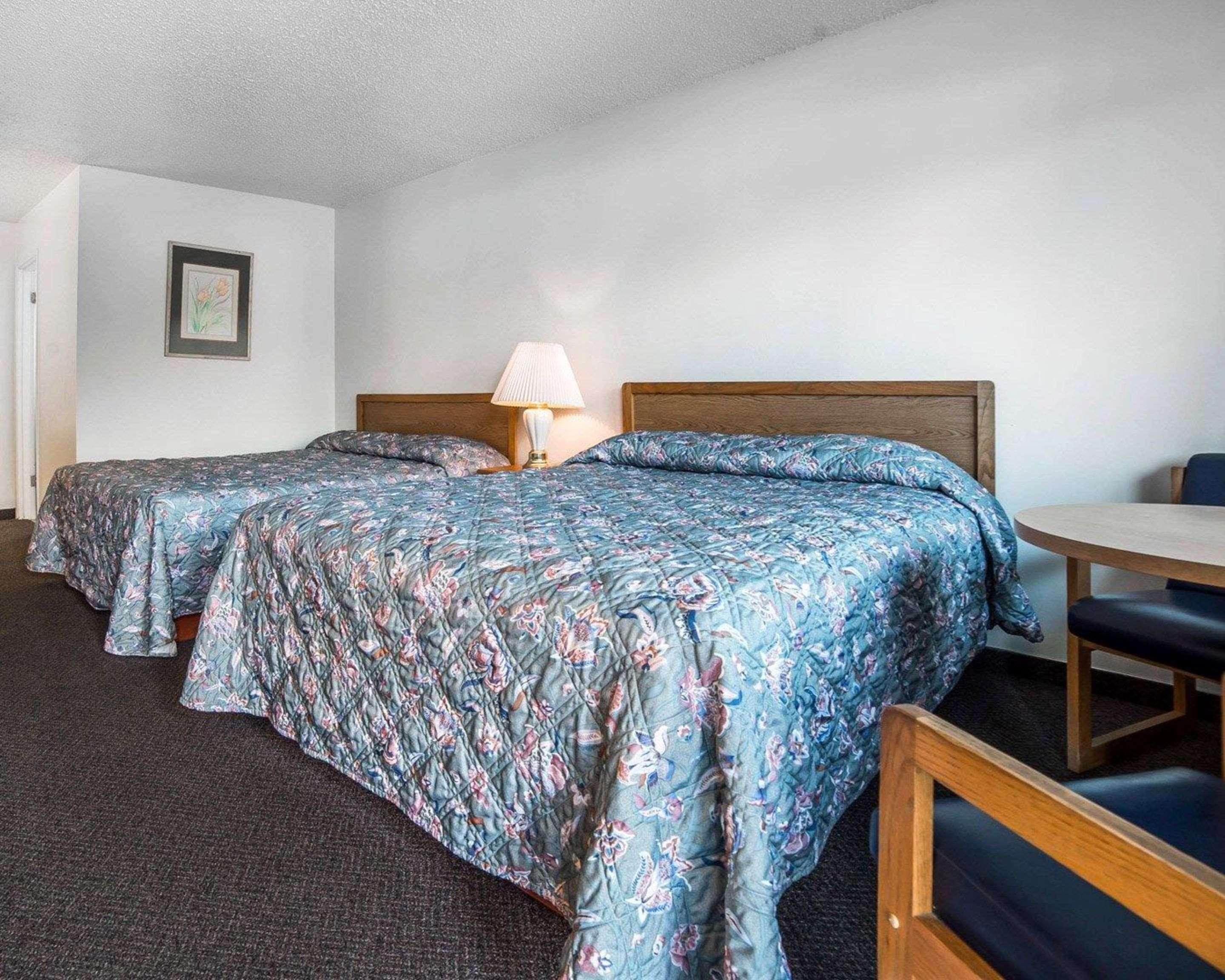 Rodeway Inn & Suites Arlington Exterior foto