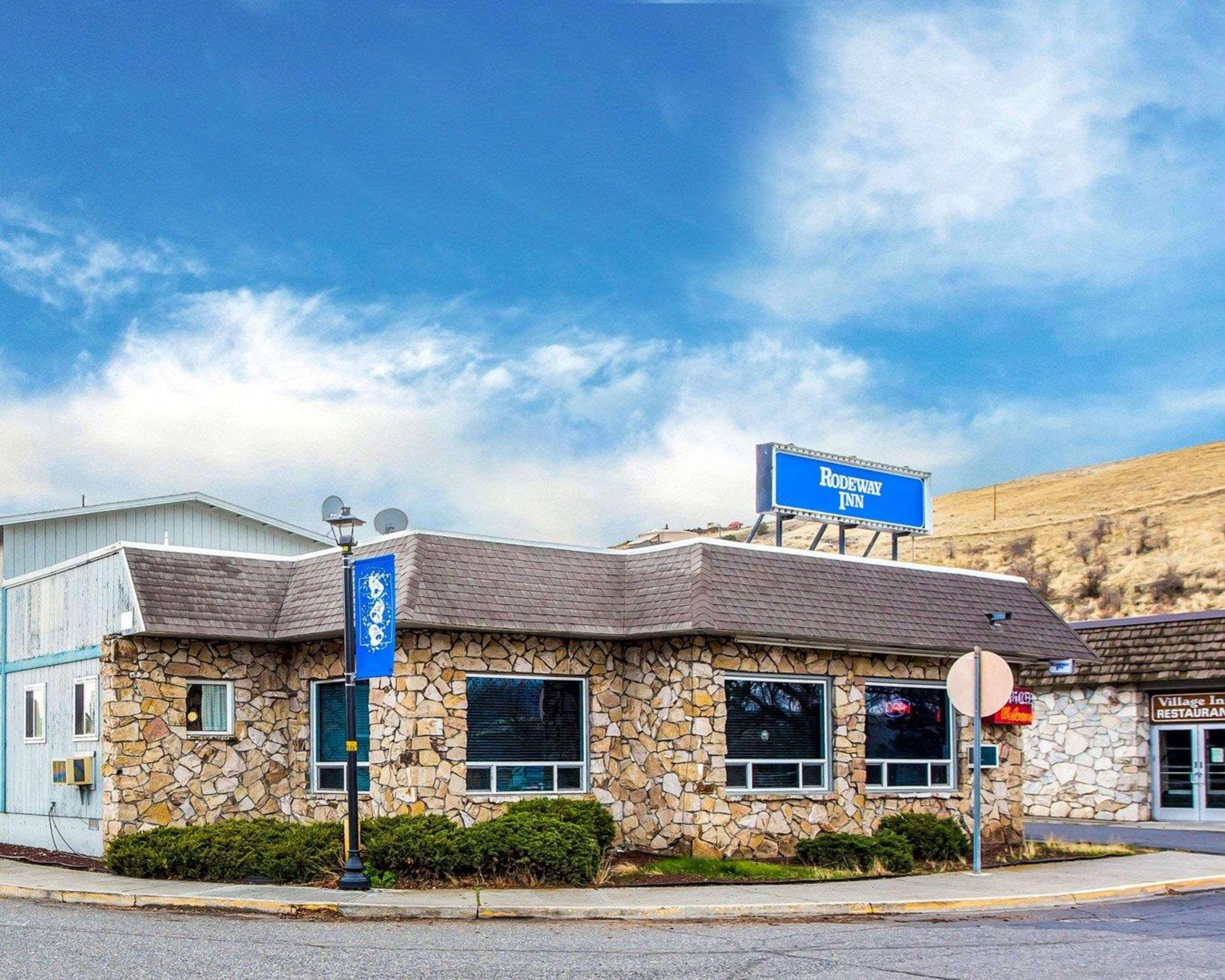 Rodeway Inn & Suites Arlington Exterior foto