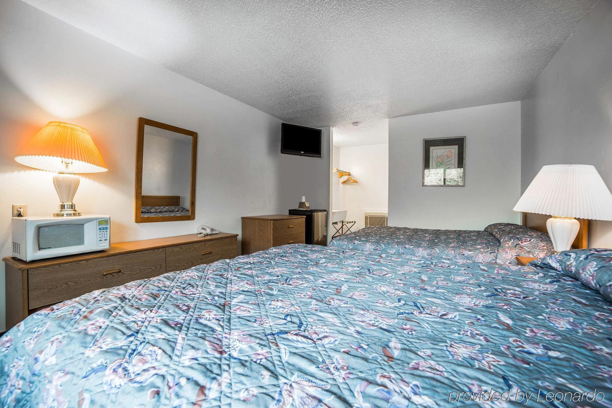 Rodeway Inn & Suites Arlington Exterior foto